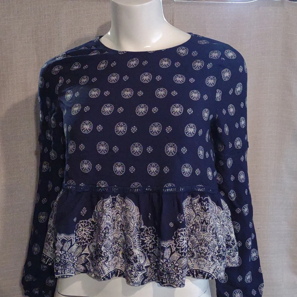 Wild blue crop top